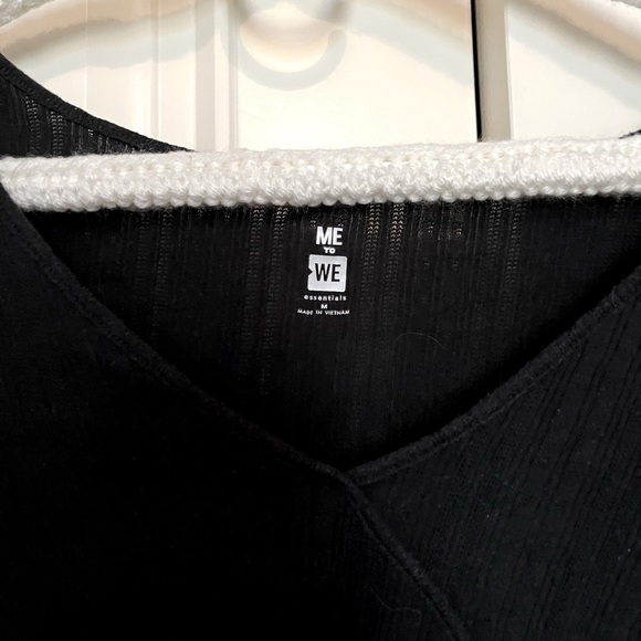 Black cropped long sleeve top - Picture 2 of 3